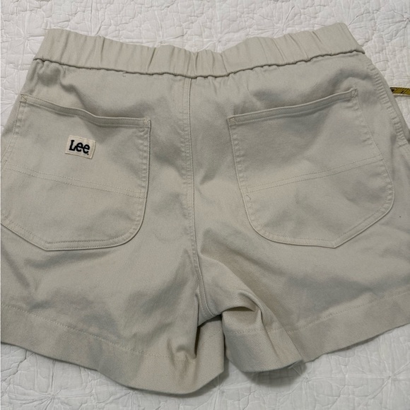Lee Elastic Waist Shorts Off White Elastic Waist & stretch. size 16 - Picture 7 of 9